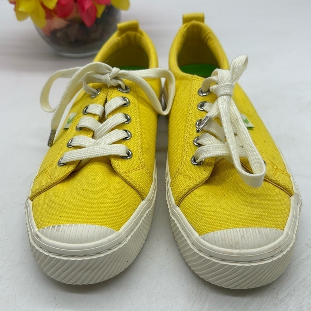 Carimua Yellow White Canvas Sneakers Size 7.5 SNK5347